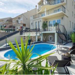 Podstrana najam 2 sobe bazen sauna