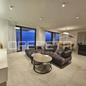 Podstrana, okolica Splita, Ekskluzivna privatna  4BDR villa s pogledom na more o