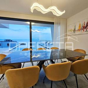 Podstrana, okolica Splita, Ekskluzivna privatna  4BDR villa s pogledom na more o