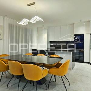 Podstrana, okolica Splita, Ekskluzivna privatna  4BDR villa s pogledom na more o