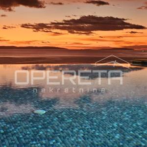 Podstrana, okolica Splita, Ekskluzivna privatna  4BDR villa s pogledom na more o