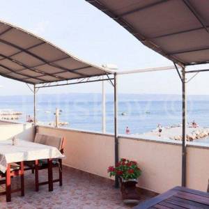 Podstrana, prodaja kuća, 12 jedinica, parking, 1.red