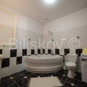 Podstrana, prodaja kuća, 12 jedinica, parking, 1.red