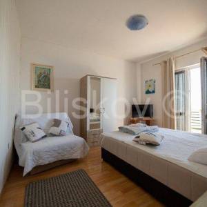 Podstrana, prodaja kuća, 12 jedinica, parking, 1.red