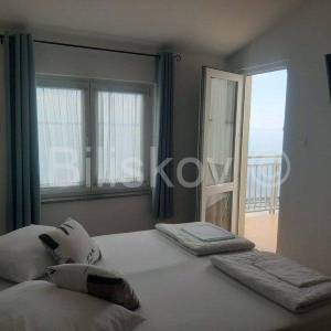 Podstrana, prodaja kuća, 12 jedinica, parking, 1.red