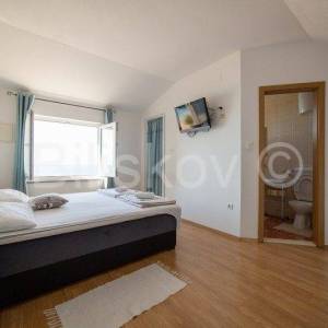 Podstrana, prodaja kuća, 12 jedinica, parking, 1.red