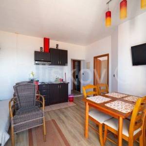 Podstrana, prodaja kuća, 12 jedinica, parking, 1.red