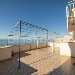 Podstrana, prodaja kuća, 12 jedinica, parking, 1.red