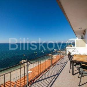 Podstrana, prodaja kuća, 12 jedinica, parking, 1.red