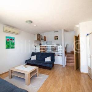 Podstrana, prodaja kuća, 12 jedinica, parking, 1.red