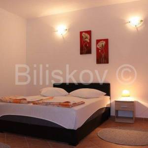 Podstrana, prodaja kuća, 12 jedinica, parking, 1.red