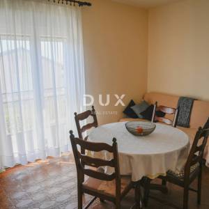 POLAČA, KAKMA - Prostrana kuća s tri stana u mirnom okruženju