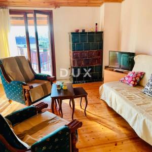 POLAČA, KAKMA - Prostrana kuća s tri stana u mirnom okruženju