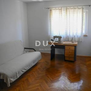 POLAČA, KAKMA - Prostrana kuća s tri stana u mirnom okruženju