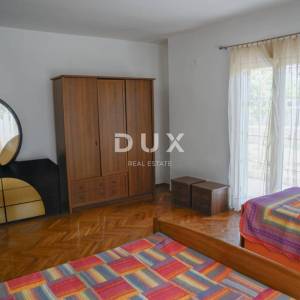 POLAČA, KAKMA - Prostrana kuća s tri stana u mirnom okruženju