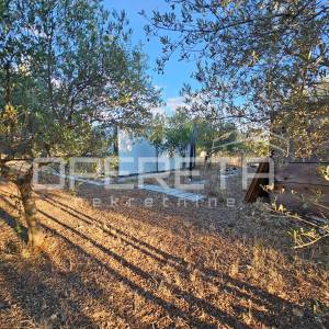 Poljoprivredno zemljište nadomak plaže, 570 m², Kaštel Štafilić