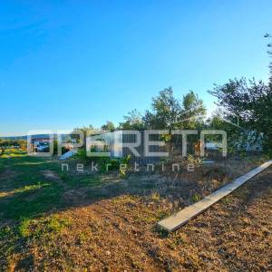 Poljoprivredno zemljište nadomak plaže, 570 m², Kaštel Štafilić