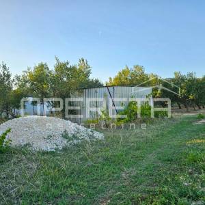 Poljoprivredno zemljište nadomak plaže, 570 m², Kaštel Štafilić