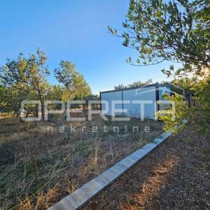 Poljoprivredno zemljište nadomak plaže, 570 m², Kaštel Štafilić