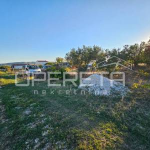 Poljoprivredno zemljište nadomak plaže, 570 m², Kaštel Štafilić