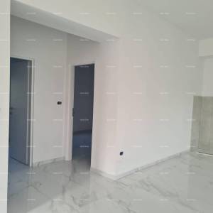 Poreč – prostrani stan u prizemlju s dvorištem