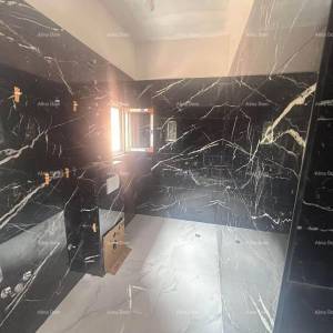 Poreč – prostrani stan u prizemlju s dvorištem