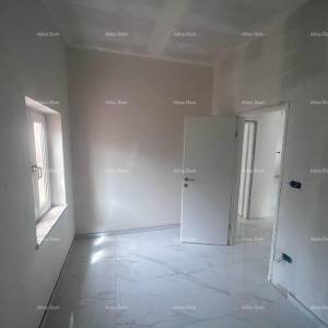 Poreč – prostrani stan u prizemlju s dvorištem