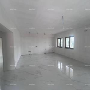 Poreč – stan na katu s vrtom