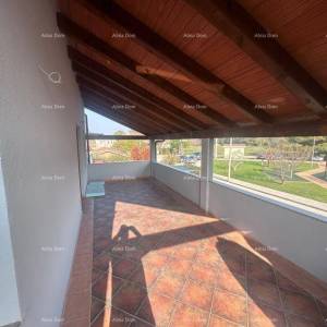 Poreč – stan na katu s vrtom