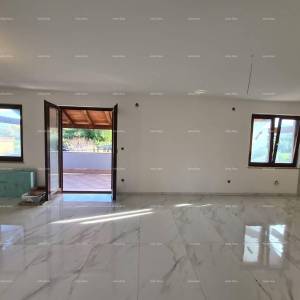 Poreč – stan na katu s vrtom