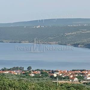 POSEDARJE-26125 m2 vinograd vrsne franc. sorte + kuća+ izg. do 600 m2 objekta
