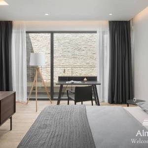 Predivna kuća s bazenom. Ližnjan.