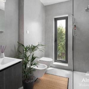 Predivna kuća s bazenom. Ližnjan.