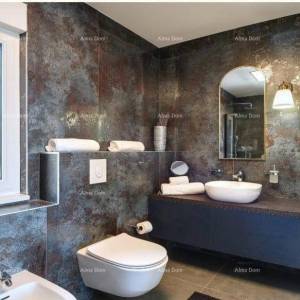 Predivna, moderna kuća s bazenom i garažom, Krnica! Useljivo odmah!