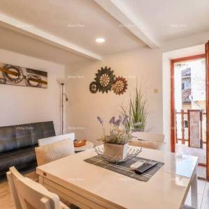 Prekrasan stan u Rovinju – 55 m², dvokatni, s pogledom na stari grad