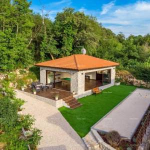 Prekrasna kamena vila s bazenom u srcu Istre. Tinjan.