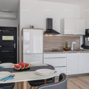 Prekrasna kuća na Velom Vrhu! 208 m2! PULA