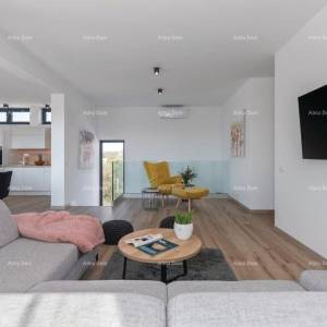 Prekrasna kuća na Velom Vrhu! 208 m2! PULA