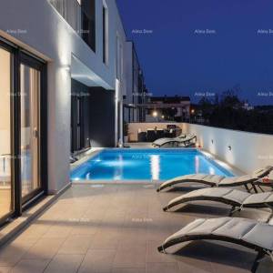 Prekrasna kuća na Velom Vrhu! 208 m2! PULA