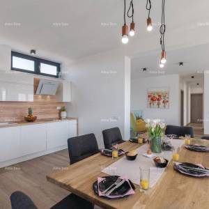 Prekrasna kuća na Velom Vrhu! 208 m2! PULA