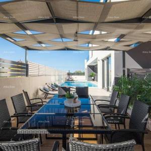 Prekrasna kuća na Velom Vrhu! 208 m2! PULA