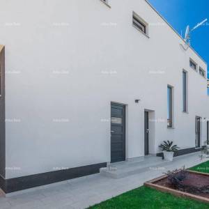 Prekrasna kuća na Velom Vrhu! 208 m2! PULA