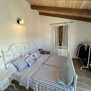 Prekrasna rustikalna kuća s bazenom i manjim dodatnim objektom-pool house, Svetvinčenat!