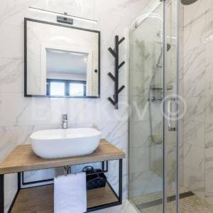 Prekrasno, samoodrživo imanje s kućom za najam i velikim maslinikom.