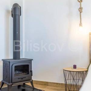 Prekrasno, samoodrživo imanje s kućom za najam i velikim maslinikom.