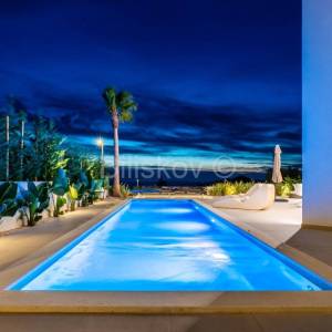 Primošten, luksuzna vila na mirnoj lokaciji, prodaja