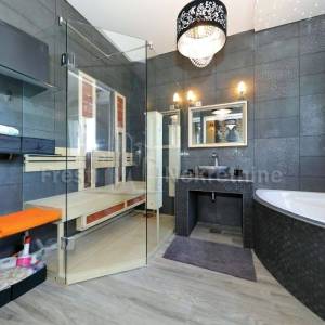 PRIVLAKA - LUKSUZNA KUĆA S BAZENOM - 300 m2