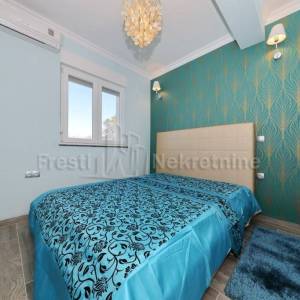 PRIVLAKA - LUKSUZNA KUĆA S BAZENOM - 300 m2