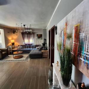 PRIVLAKA- MODERNA KATNICA 220m2 20m od mora