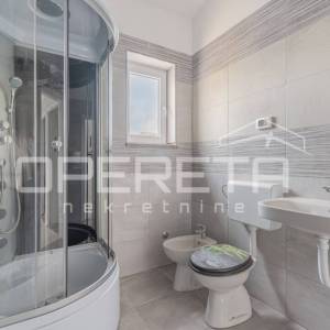 Prizemnica 70m2 s bazenom i dvorištem - Svetvinčenat